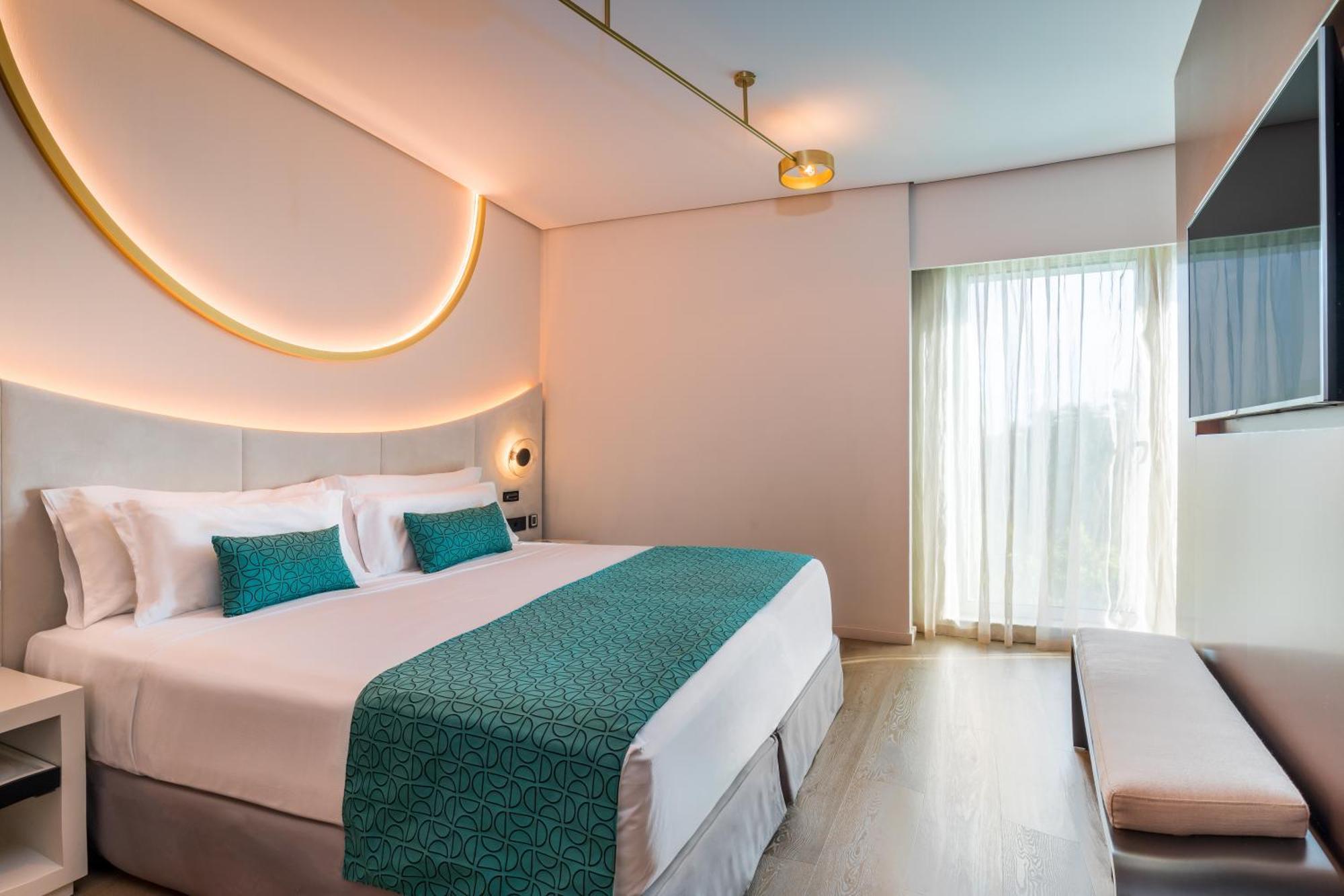 Barcelo Renacimiento Hotel